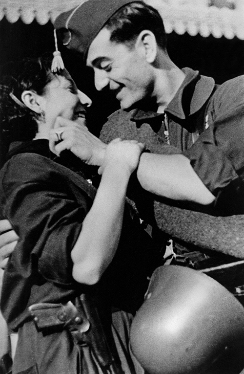 ロバート・キャパ戦場写真展：20世紀を代表する報道写真家140点