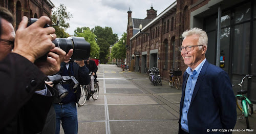 20 Jaar Na Laatste Aflevering: Jiskefet Ontvangt Ere Zilveren Nipkowschijf 20 Jaar Na Laatste Aflevering: Jiskefet Ontvangt Ere Zilveren Nipkowschijf