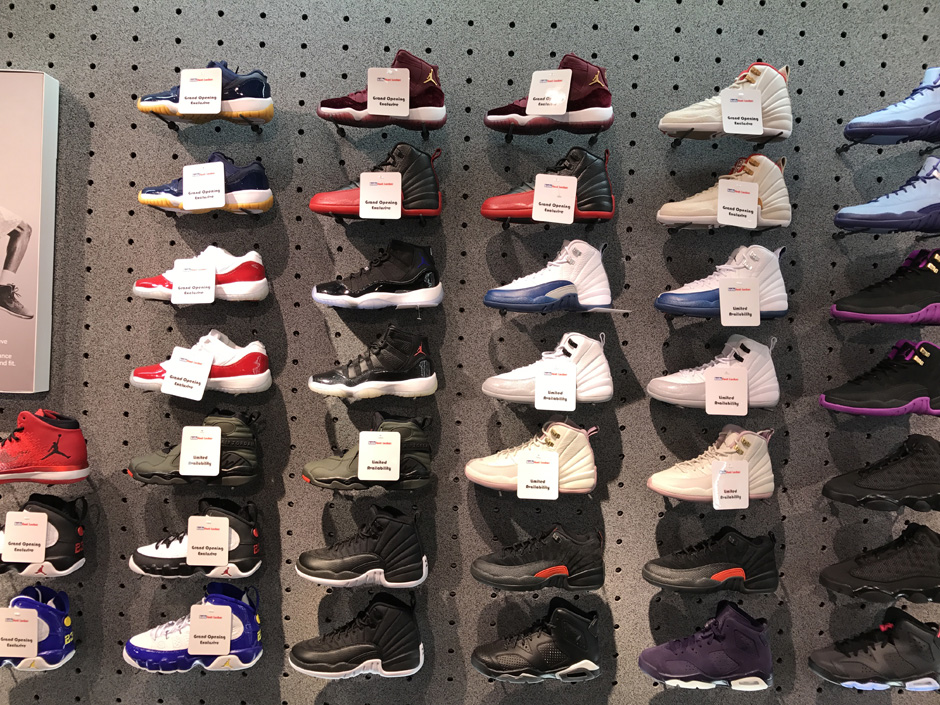 40% Off Select Sneakers: Nike Air, Dunks, Jordans At Foot Locker 40% Off Select Sneakers: Nike Air, Dunks, Jordans At Foot Locker