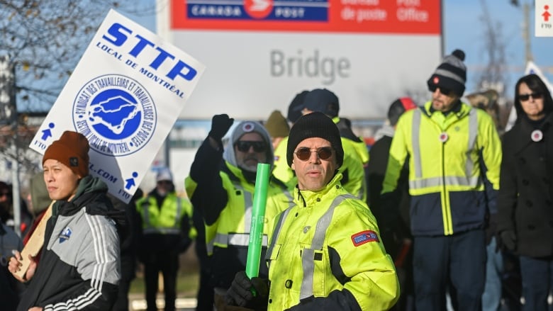 A Canada Post Strike: Assessing The Risk To Customer Loyalty A Canada Post Strike: Assessing The Risk To Customer Loyalty