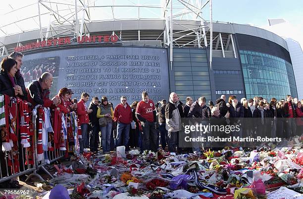 A Grieving Family's Touching Tribute To Beloved Manchester United Fan Poppy A Grieving Family's Touching Tribute To Beloved Manchester United Fan Poppy