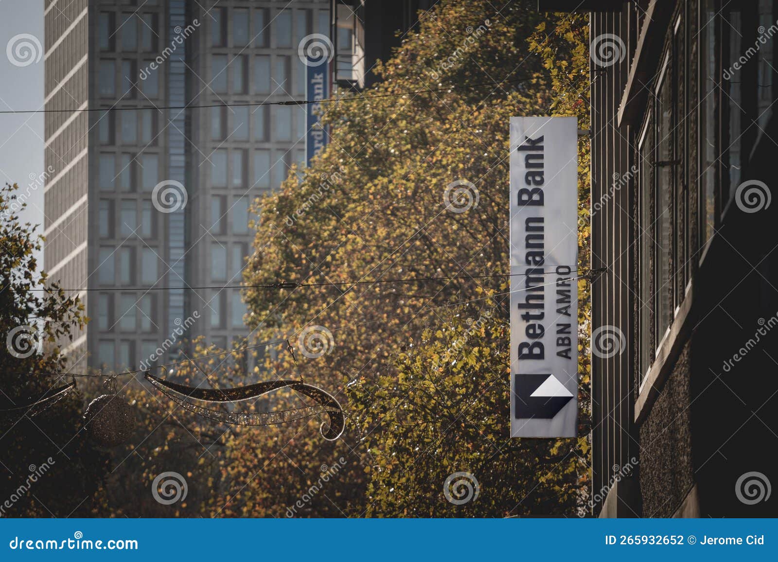 ABN Amro: Potential Fine From Dutch Central Bank Over Bonuses