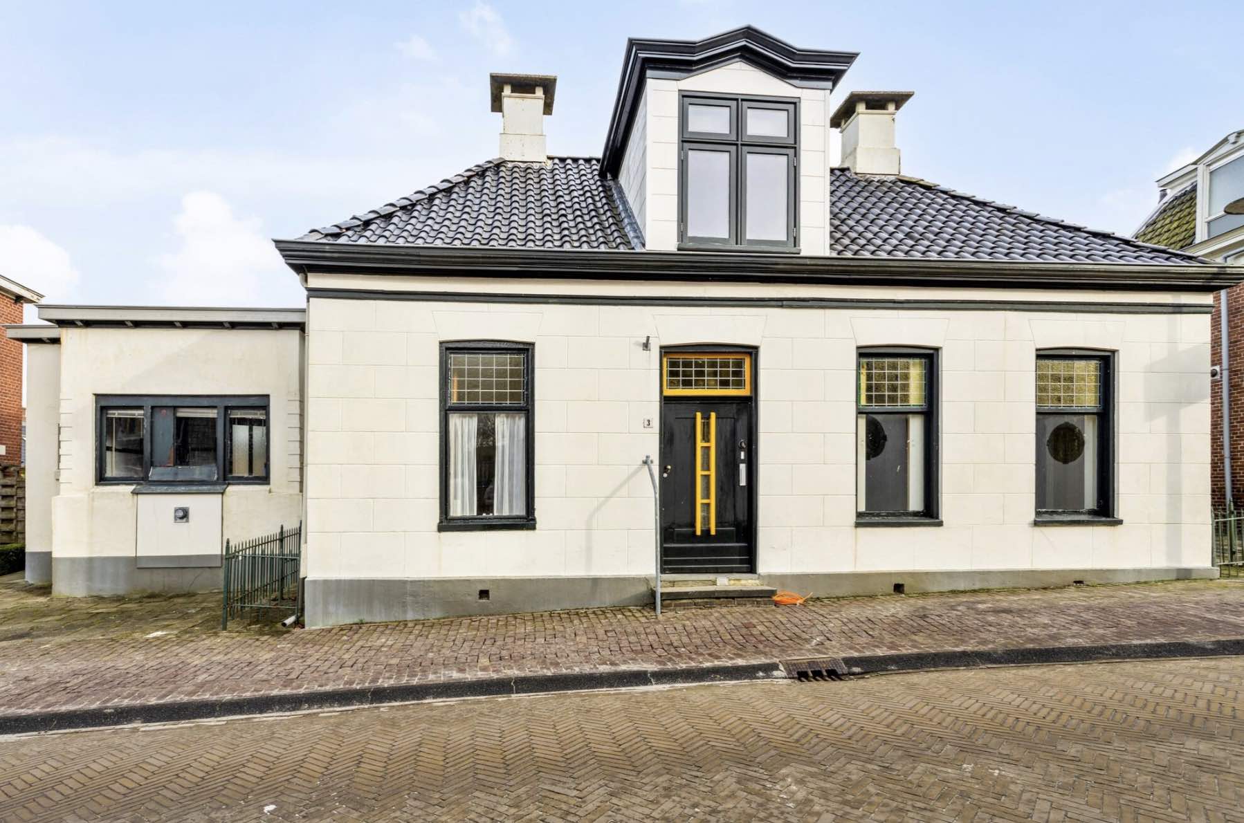 ABN Amro: Zijn Nederlandse Huizen Wel Betaalbaar? Reactie GeenStijl ABN Amro: Zijn Nederlandse Huizen Wel Betaalbaar? Reactie GeenStijl
