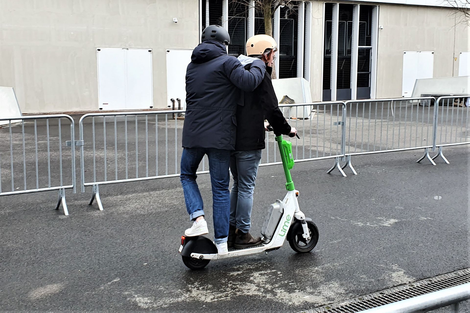 Acheter Une Trottinette Électrique : Moins De 200€ Sur Cdiscount Acheter Une Trottinette Électrique : Moins De 200€ Sur Cdiscount