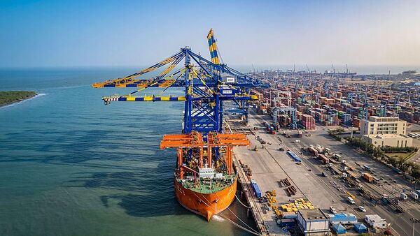 Adani Ports Jumps 4%, Nifty Above 18400: Detailed Stock Market Analysis Adani Ports Jumps 4%, Nifty Above 18400: Detailed Stock Market Analysis