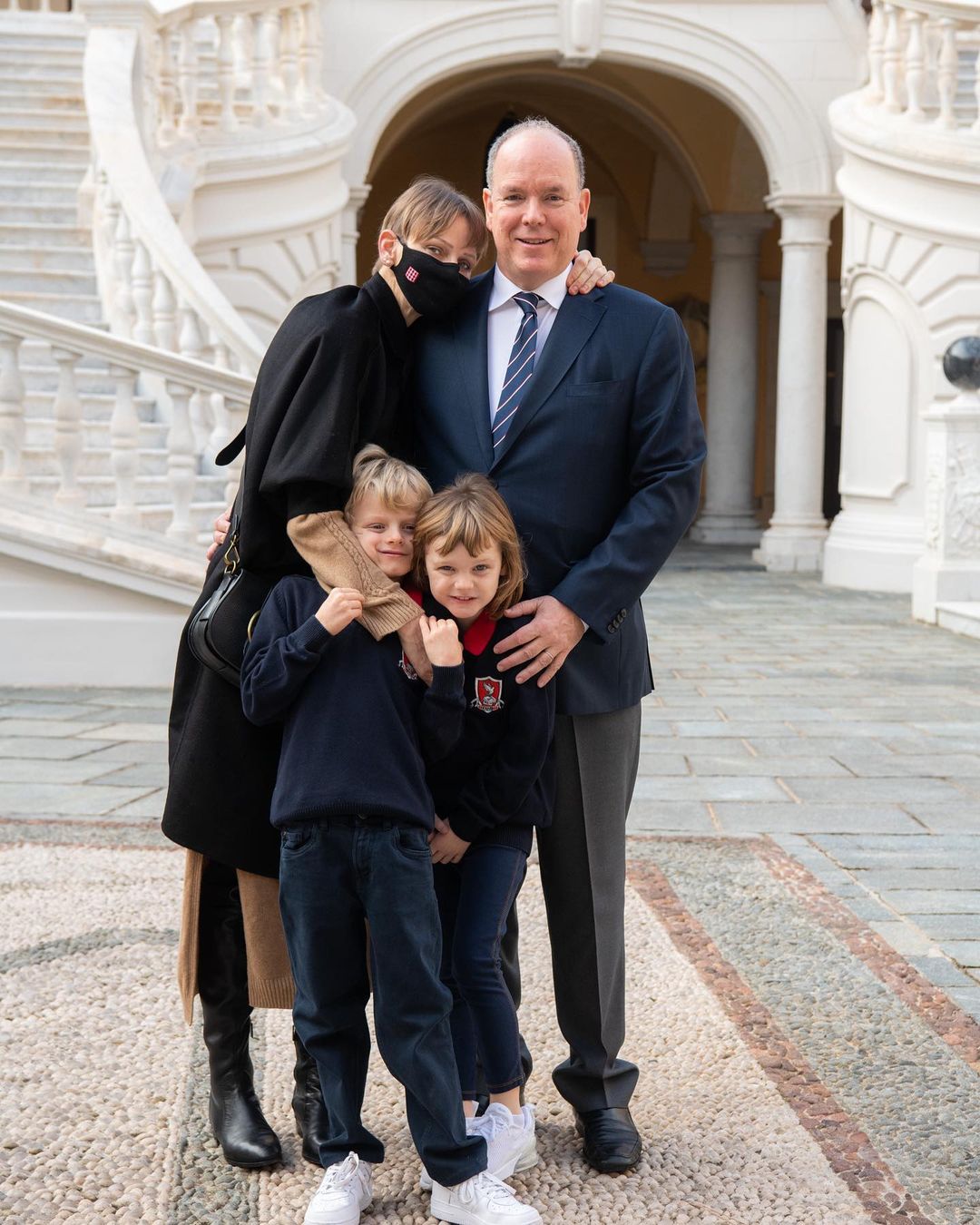Alberto De Mónaco: Sus Hijos Reciben La Primera Comunión Alberto De Mónaco: Sus Hijos Reciben La Primera Comunión