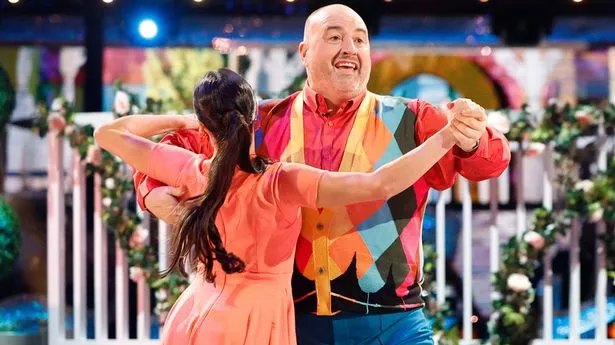 Amy Walsh Defends Wynne Evans Following Strictly Co-Star's Sexual Slur Amy Walsh Defends Wynne Evans Following Strictly Co-Star's Sexual Slur