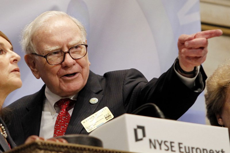 Analyzing Berkshire Hathaway's Apple Holdings: The Post-Buffett Era Analyzing Berkshire Hathaway's Apple Holdings: The Post-Buffett Era