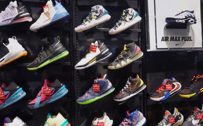 Analyzing Foot Locker's Q4 2024 Earnings: The Impact Of The Lace Up Plan Analyzing Foot Locker's Q4 2024 Earnings: The Impact Of The Lace Up Plan