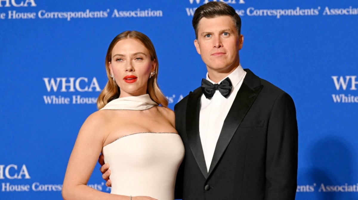 Analyzing The Income Disparity Between Colin Jost And Scarlett Johansson Analyzing The Income Disparity Between Colin Jost And Scarlett Johansson