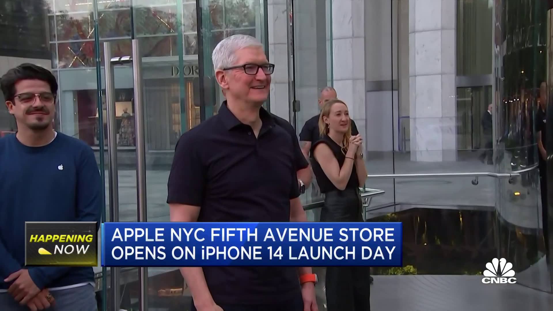 Apple CEO Tim Cook's Tumultuous Year: A Deeper Look Apple CEO Tim Cook's Tumultuous Year: A Deeper Look