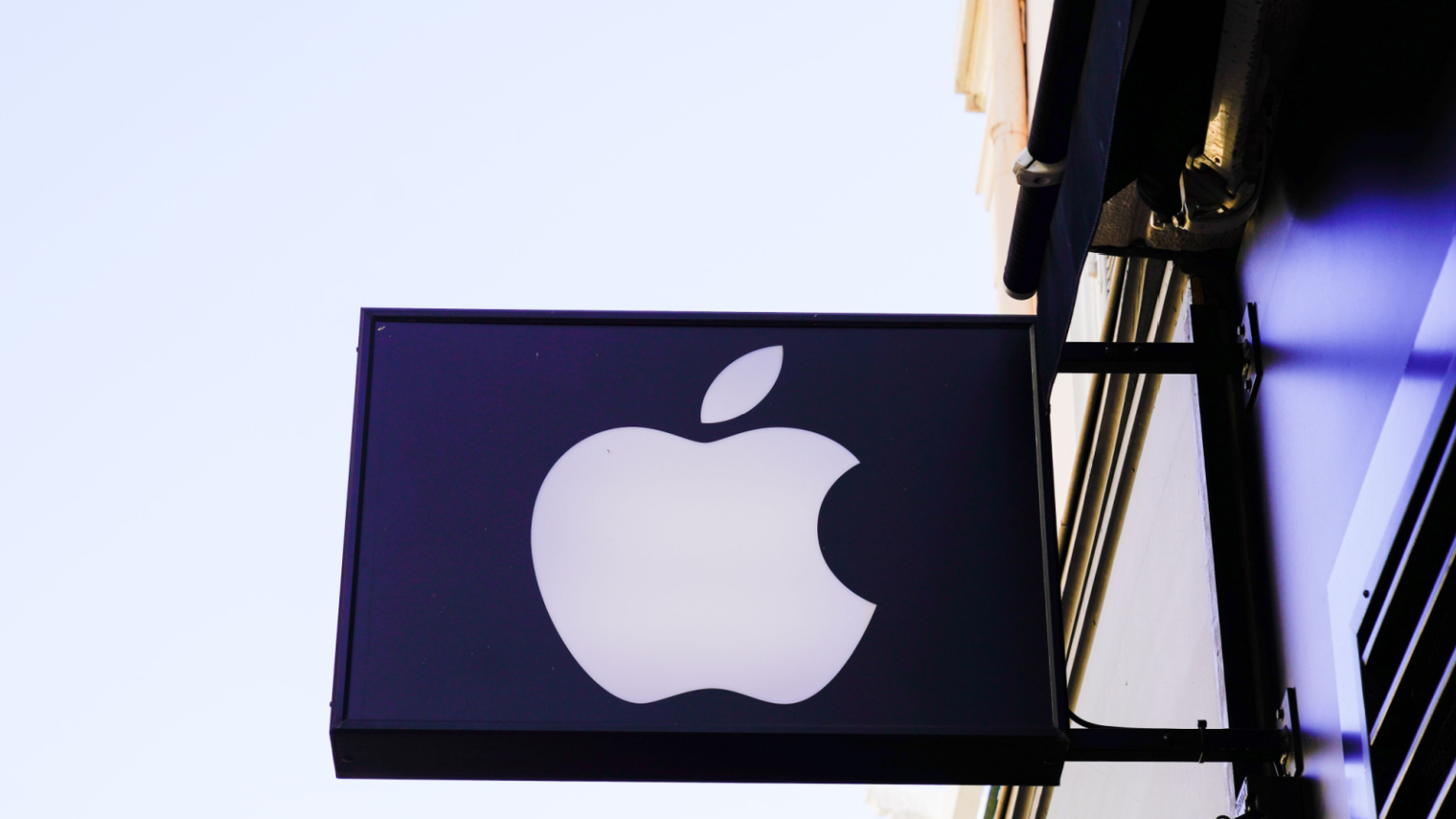 Apple Stock Suffers As Tariffs Bite Into Profits Apple Stock Suffers As Tariffs Bite Into Profits