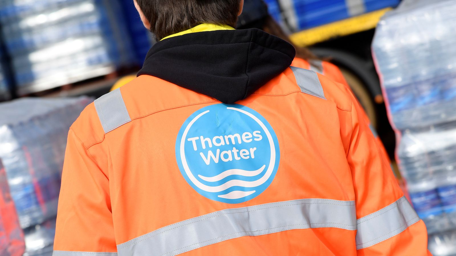 Are Thames Water Executive Bonuses Justified? A Critical Examination Are Thames Water Executive Bonuses Justified? A Critical Examination