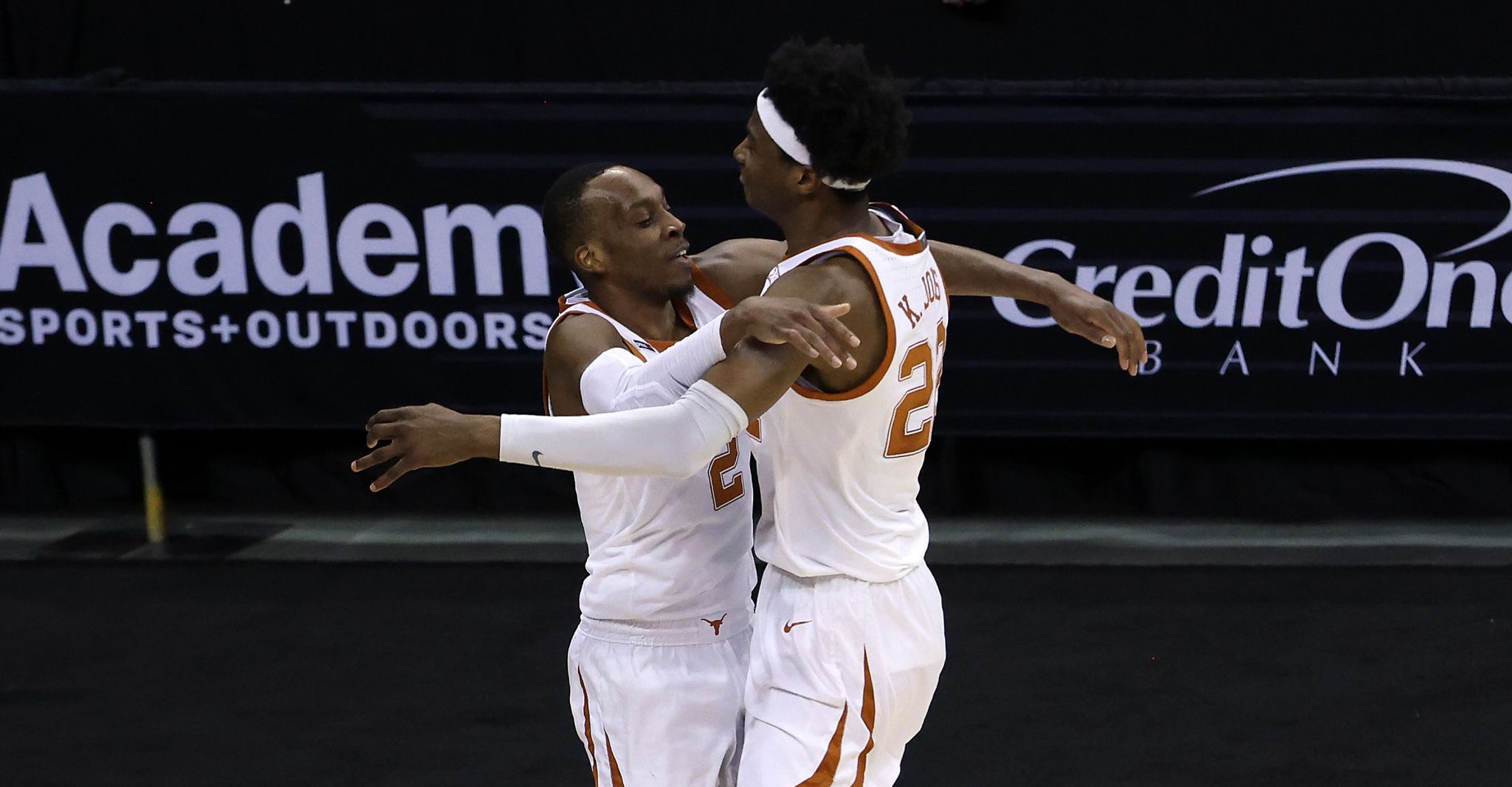 Arizona Upsets Texas Tech In Big 12 Tournament Semifinals