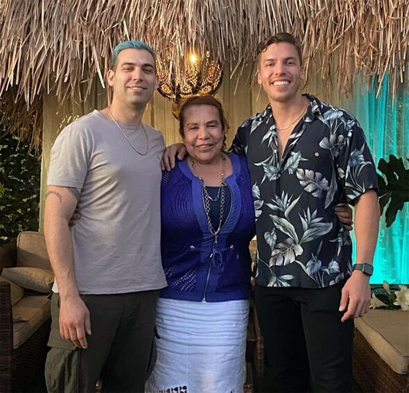 Arnold Schwarzenegger Büszke Fiára: Joseph Baena Sikertörténete Arnold Schwarzenegger Büszke Fiára: Joseph Baena Sikertörténete