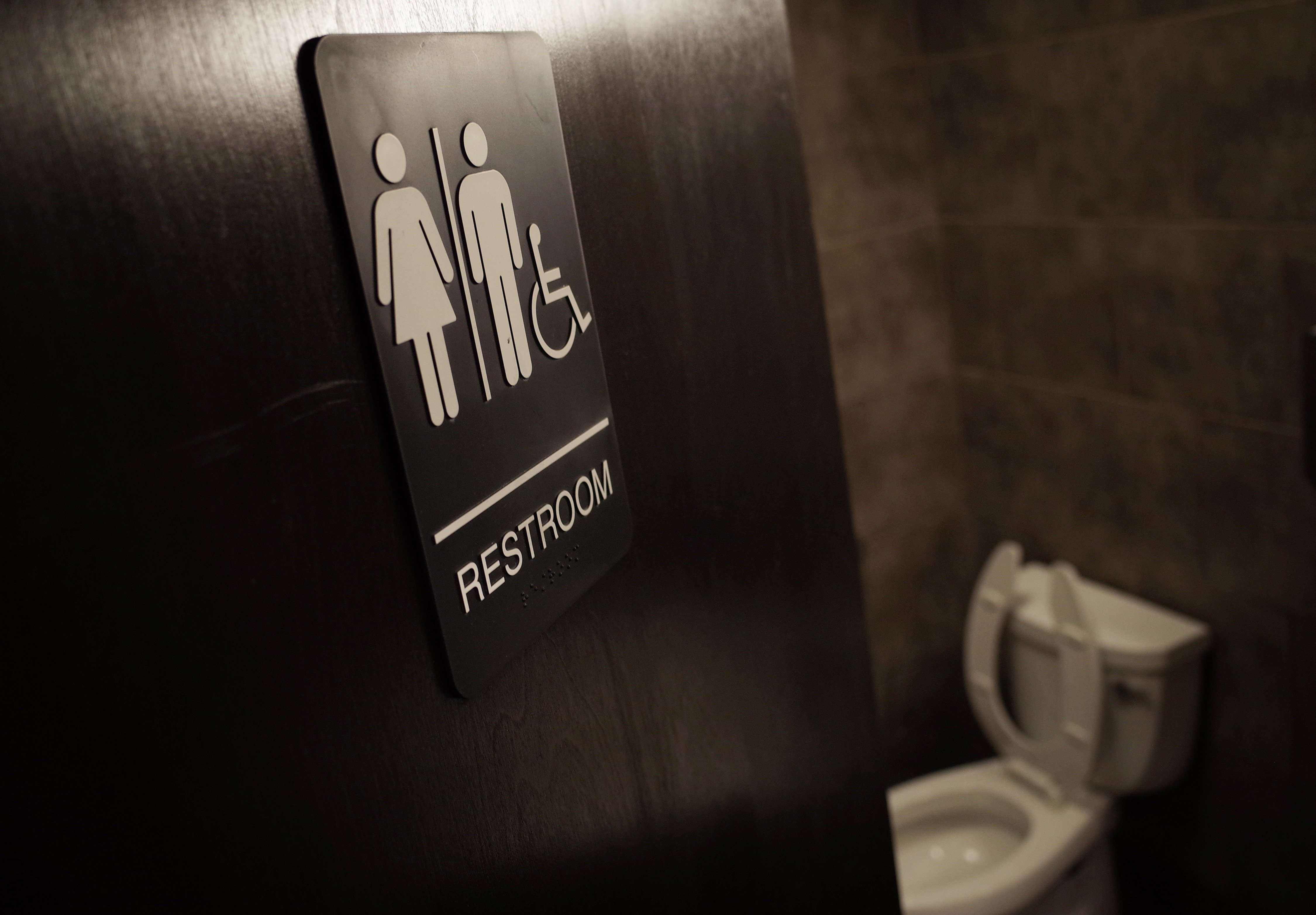 Arrestan A Universitaria Transgénero Por Usar Baño Femenino: El Caso Que Genera Polémica Arrestan A Universitaria Transgénero Por Usar Baño Femenino: El Caso Que Genera Polémica