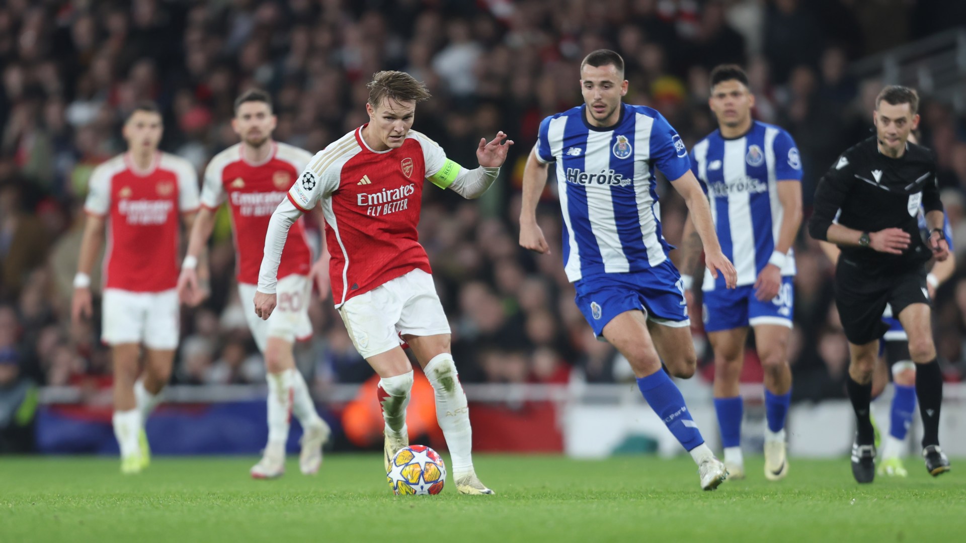 Arsenal's Champions League Hopes Dashed? Ferdinand's Finalist Prediction Arsenal's Champions League Hopes Dashed? Ferdinand's Finalist Prediction