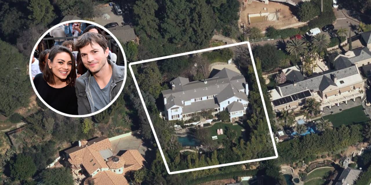 Ashton Kutcher And Mila Kunis Spotted In Beverly Hills After Venice Film Shoot Ashton Kutcher And Mila Kunis Spotted In Beverly Hills After Venice Film Shoot