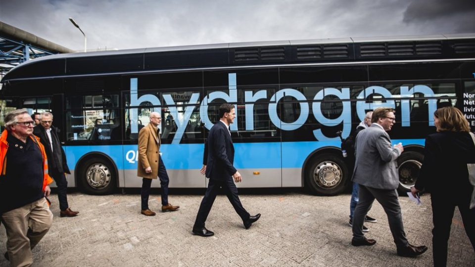 Assessing The Viability Of Hydrogen And Battery Buses In Europe Assessing The Viability Of Hydrogen And Battery Buses In Europe