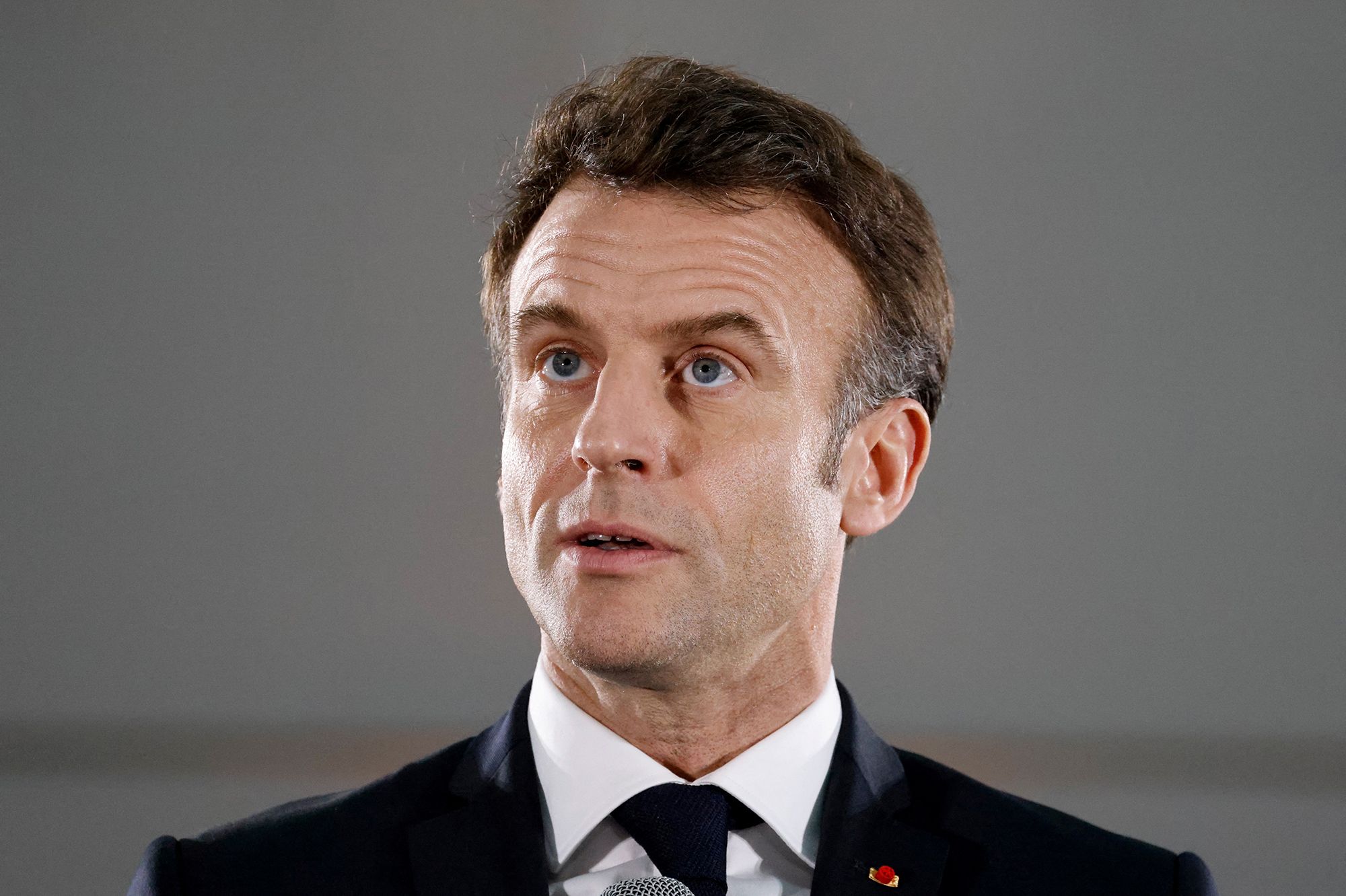 Au-delà De La Douleur : L'émotion D'Emmanuel Macron Face Aux Victimes De L'armée Israélienne Au-delà De La Douleur : L'émotion D'Emmanuel Macron Face Aux Victimes De L'armée Israélienne