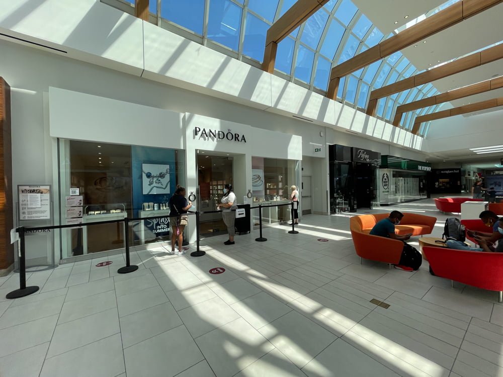 B.C. Shopping Mall Development: Billionaire Seeks Hudson's Bay Partnership B.C. Shopping Mall Development: Billionaire Seeks Hudson's Bay Partnership