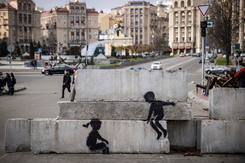 Banksy's Art Debuts In Dubai: A World News Exclusive Banksy's Art Debuts In Dubai: A World News Exclusive