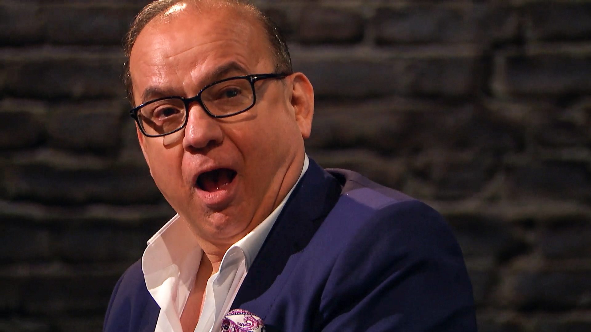 BBC's Dragon's Den Airs Old Episode, Leaving Viewers Bewildered BBC's Dragon's Den Airs Old Episode, Leaving Viewers Bewildered