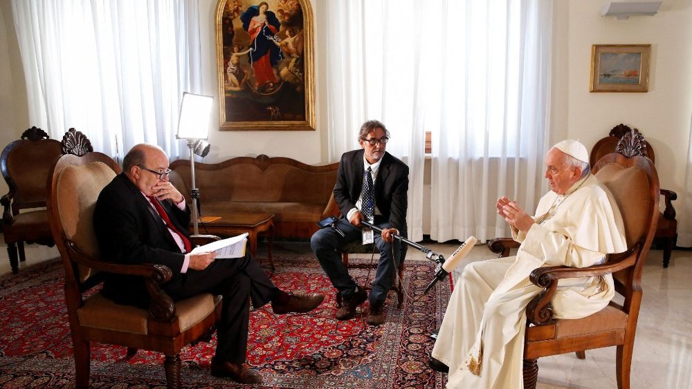 Becciu: Premature Le Voci Sulle Dimissioni? Le Preghiere E La Situazione Attuale Becciu: Premature Le Voci Sulle Dimissioni? Le Preghiere E La Situazione Attuale