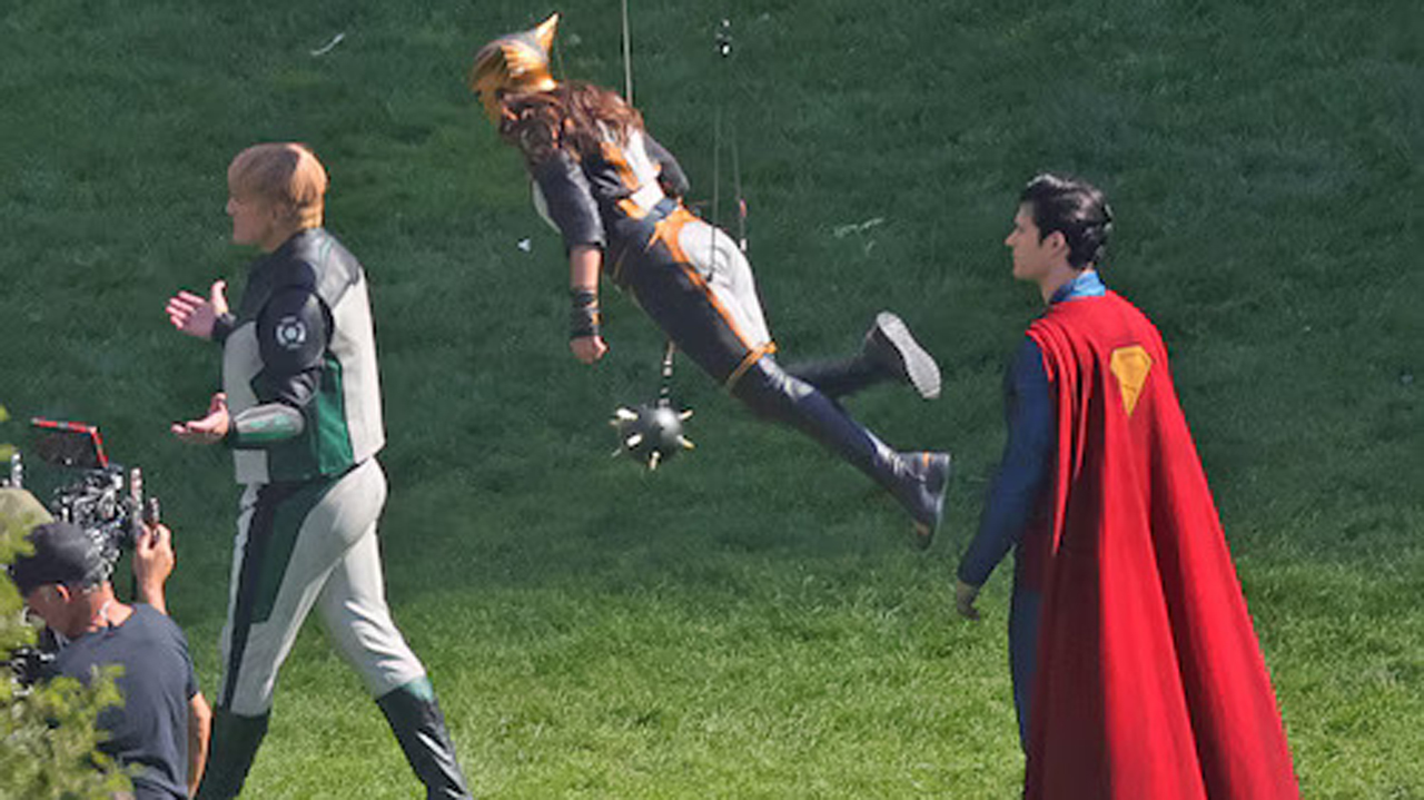 Behind The Scenes: Hawkgirl Actor Reveals Superman's Flight And Costume Details Behind The Scenes: Hawkgirl Actor Reveals Superman's Flight And Costume Details