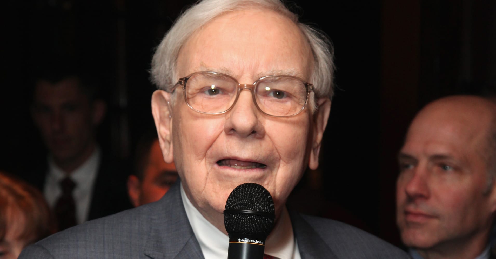 Berkshire Hathaway's Apple Holdings: A Look Ahead After CEO Change Berkshire Hathaway's Apple Holdings: A Look Ahead After CEO Change