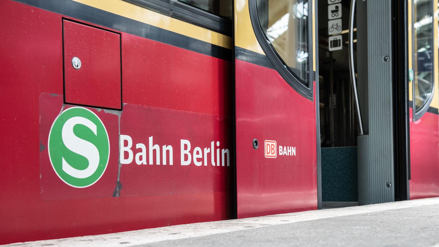 Berlin & Brandenburg: Tram-Unfall Führt Zu Straßensperrung Und Bahn-Ausfällen Berlin & Brandenburg: Tram-Unfall Führt Zu Straßensperrung Und Bahn-Ausfällen