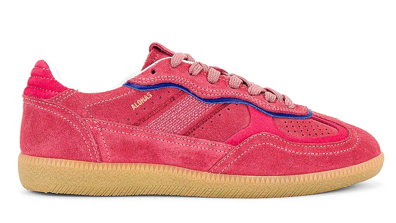 Best Nike Sneaker Deals: $39+ At Revolve Best Nike Sneaker Deals: $39+ At Revolve