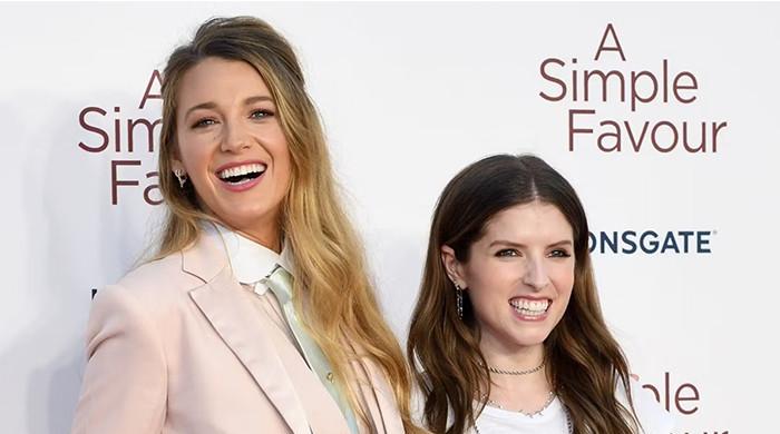 Body Language Analysis: Anna Kendrick And Blake Lively's Interaction Body Language Analysis: Anna Kendrick And Blake Lively's Interaction