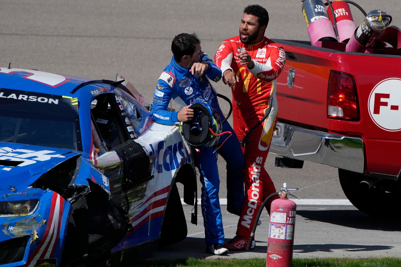 Bubba Wallace Involved In Wall Crash At Phoenix Due To Brake Problems Bubba Wallace Involved In Wall Crash At Phoenix Due To Brake Problems