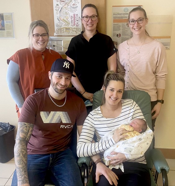 Cadeau De Naissance Gourmand : Une Boulangerie Normande Récompense Le Premier Bébé De L’année Cadeau De Naissance Gourmand : Une Boulangerie Normande Récompense Le Premier Bébé De L’année