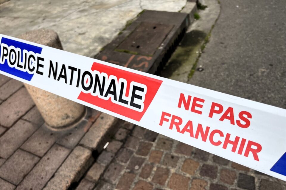 Cannes: Mère Et Fils Victimes D'une Agression Au Cutter Par Un Migrant Sous OQTF Cannes: Mère Et Fils Victimes D'une Agression Au Cutter Par Un Migrant Sous OQTF