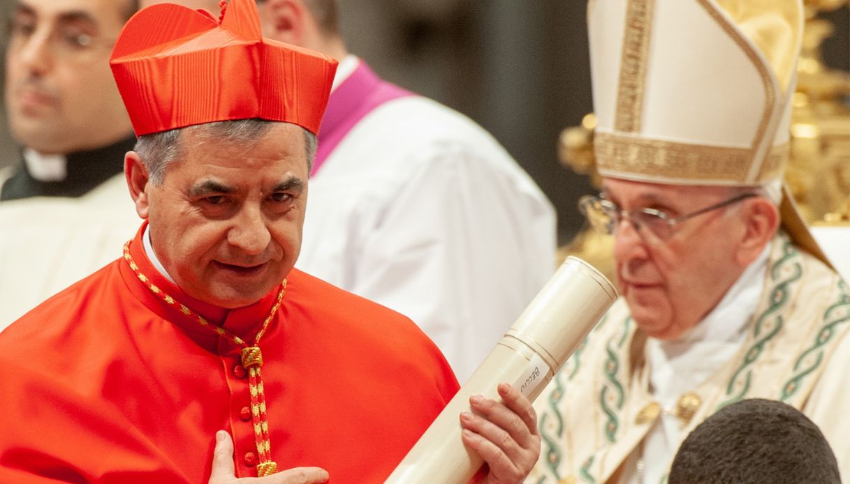 Cardinale Becciu: Il Papa Smentisce Le Speculazioni Sulle Dimissioni Cardinale Becciu: Il Papa Smentisce Le Speculazioni Sulle Dimissioni