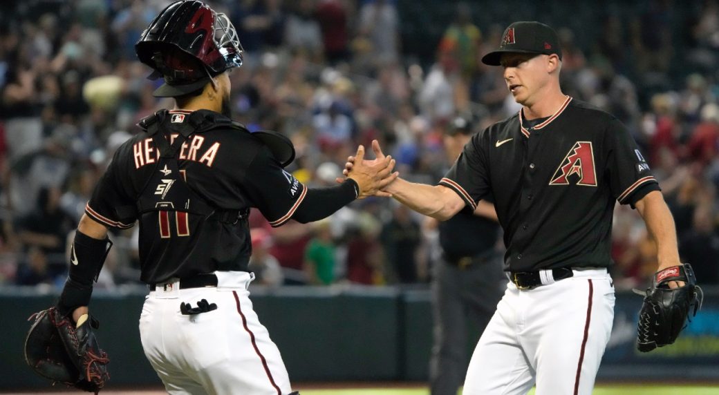 Cardinals Sweep Diamondbacks: Winn's Homer Leads The Charge Cardinals Sweep Diamondbacks: Winn's Homer Leads The Charge