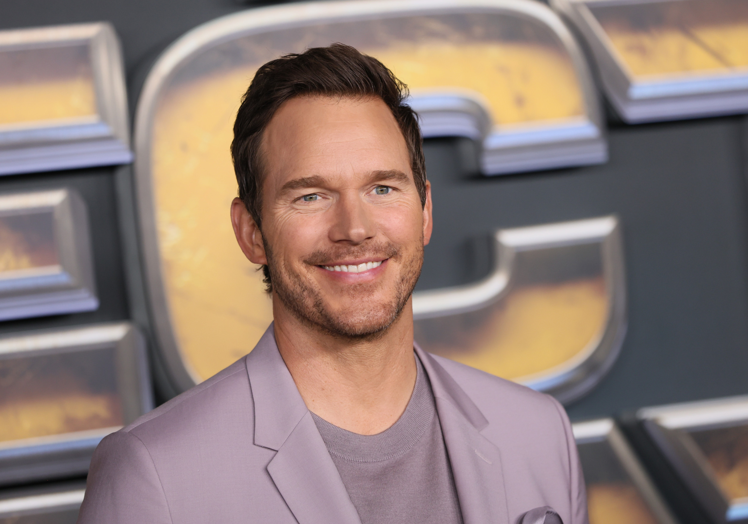 Celebrity Reaction: Chris Pratt On Patrick Schwarzenegger's White Lotus Celebrity Reaction: Chris Pratt On Patrick Schwarzenegger's White Lotus