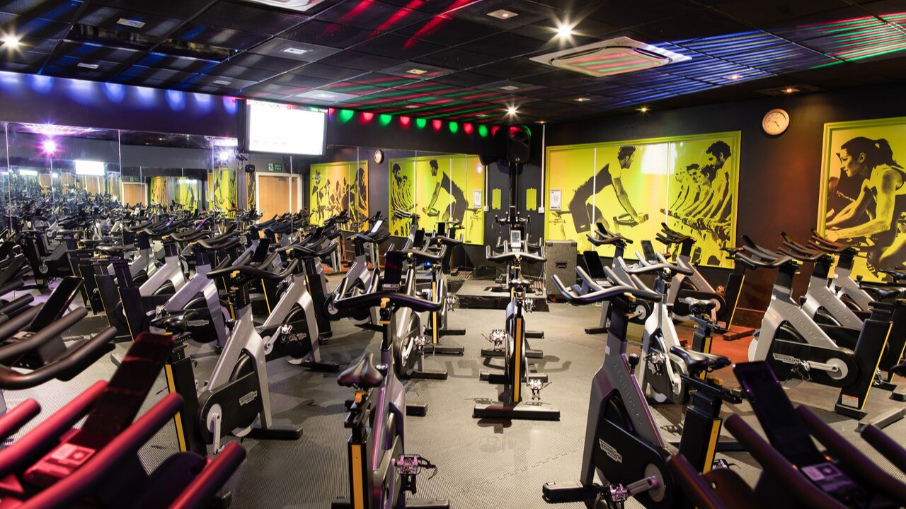 Chafford Hundred Health Club To Get New Padel Courts Thanks To Dragon's Den Star Chafford Hundred Health Club To Get New Padel Courts Thanks To Dragon's Den Star