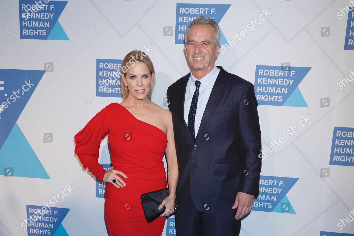 Cheryl Hines' Ultimatum To Robert F. Kennedy Jr. After Sexting Allegations Cheryl Hines' Ultimatum To Robert F. Kennedy Jr. After Sexting Allegations