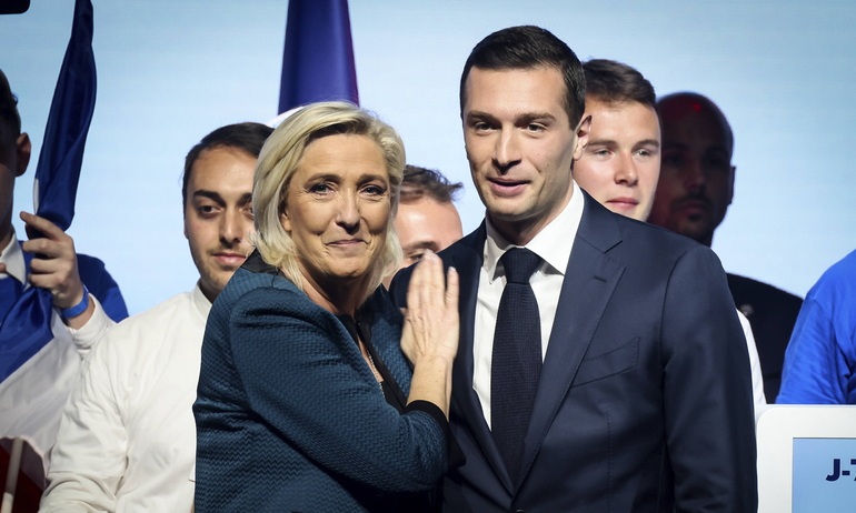 Cinq Ans D'Inéligibilité Pour Marine Le Pen : La France Divisée Cinq Ans D'Inéligibilité Pour Marine Le Pen : La France Divisée