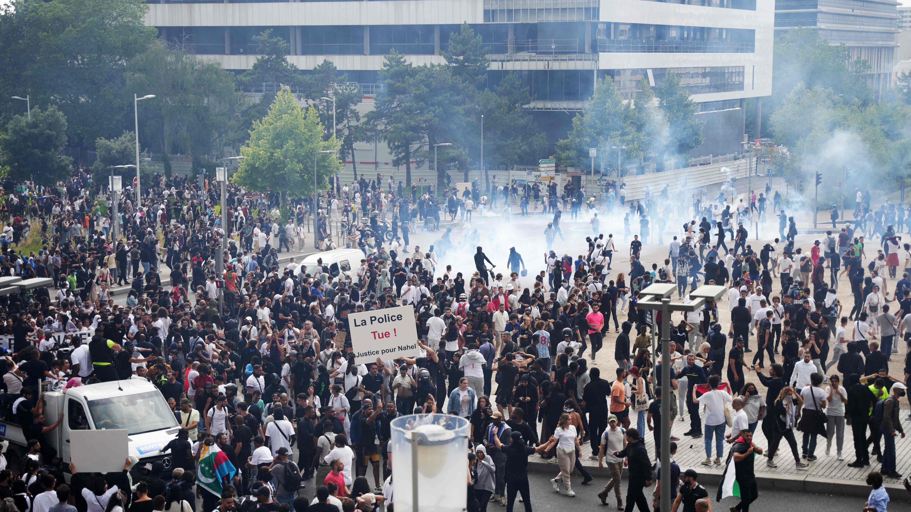 Clashing Paris Protests: Le Pen's Accusation Of A Clashing Paris Protests: Le Pen's Accusation Of A