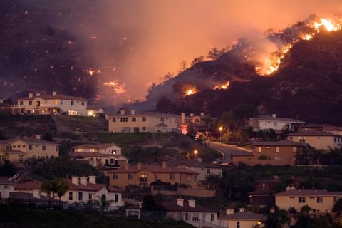 Climate Whiplash: A Report On The Increasing Risks To Urban Areas Climate Whiplash: A Report On The Increasing Risks To Urban Areas