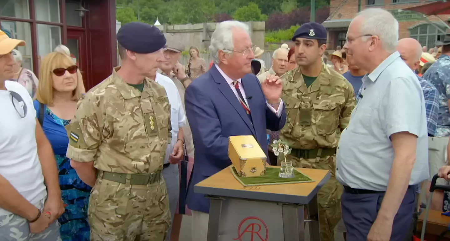 Couple Arrested Following Jaw-Dropping Antiques Roadshow Revelation Couple Arrested Following Jaw-Dropping Antiques Roadshow Revelation