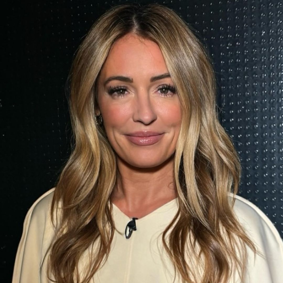 Cream Pleated Midi Skirts: Spring Style Inspiration From Cat Deeley Cream Pleated Midi Skirts: Spring Style Inspiration From Cat Deeley