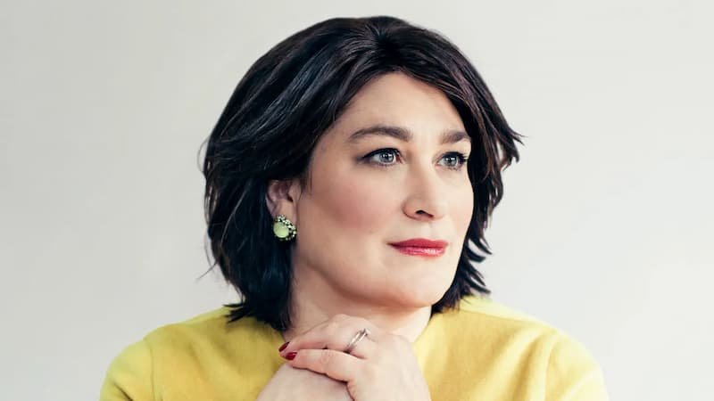 Crisis Communication: What We Can Learn From SARAH VINE's WhatsApp Blunder Crisis Communication: What We Can Learn From SARAH VINE's WhatsApp Blunder
