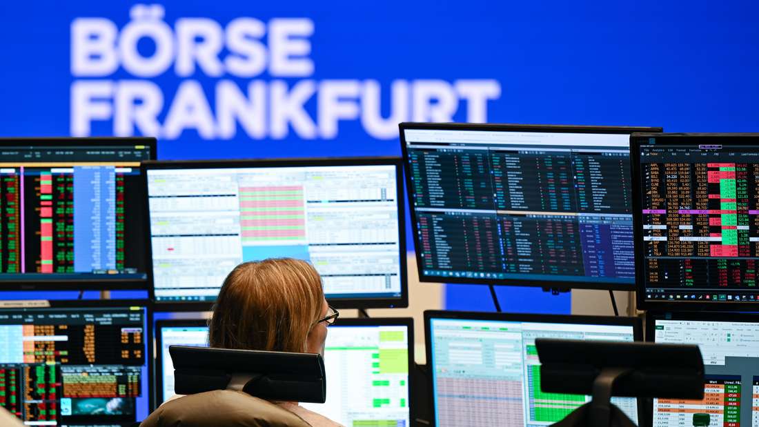 DAX Falls Below 24,000: Frankfurt Stock Market Losses DAX Falls Below 24,000: Frankfurt Stock Market Losses