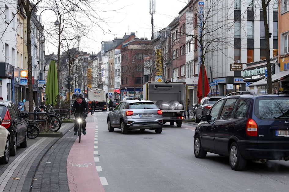 Die Karl Weinbar Eröffnet Auf Der Venloer Straße Die Karl Weinbar Eröffnet Auf Der Venloer Straße