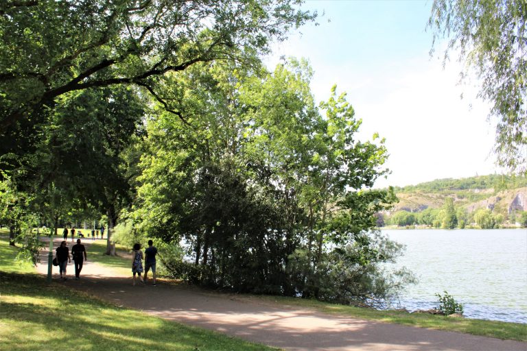 Dijon: Violente Agression Au Lac Kir, Trois Hommes Blessés Dijon: Violente Agression Au Lac Kir, Trois Hommes Blessés